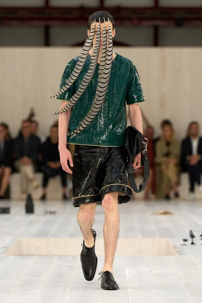 Look 37